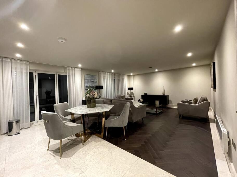 شقة 2Br Urban Vista Retreat Chcl F7 تشيجويل المظهر الخارجي الصورة